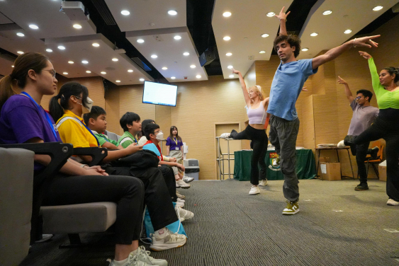 Jazz dance performance by HKU student society